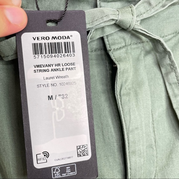 Stitch Fix l Vero Moda Vmenvany Hr Loose String Paperbag Ankle Pant, M/32” - Picture 11 of 14